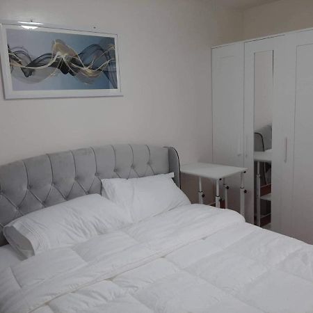 Lovely 2 Bedroom Condo With Free Secured Parking Manila Dış mekan fotoğraf